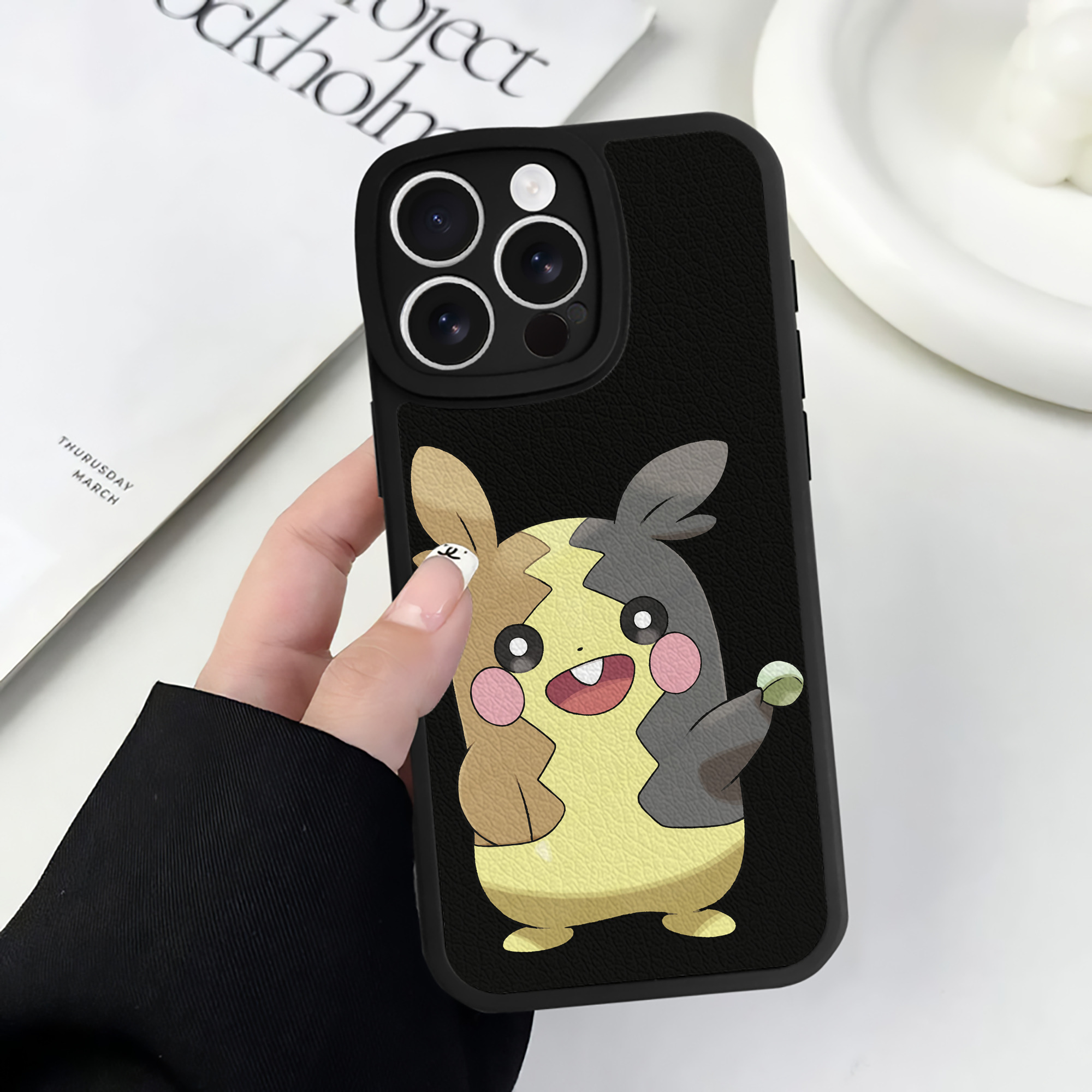 （画像用） ポケットモンスター Pokémon 【iPhone 16シリーズ対応】シリコンスマホケース（レザー調） 材質：シリコン